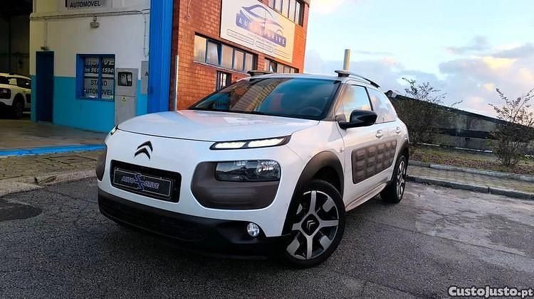 Branco Usado 2015 Citroën C4 Shine SUV | € 11.900 (Preço justo) - Imagem 1/1