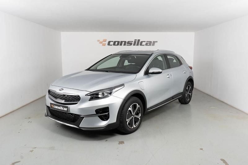 Cinza Usado 2021 Kia XCeed SUV | € 19.980 - Imagem 1/4
