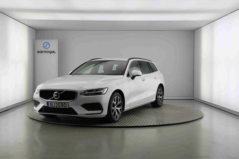 Branco Usado 2024 Volvo V60 Core Carrinha | € 43.490 (Preço justo) - Imagem 1/4