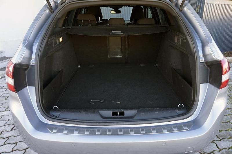 Usado Peugeot 308 GT-line 130 HP (95 kW) 2018 Cinza