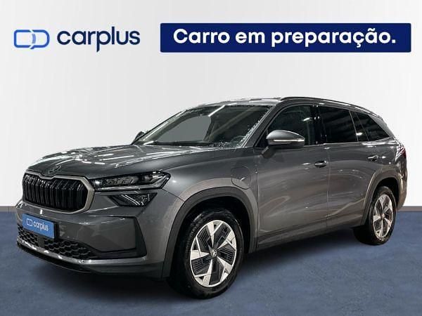 Cinzento Usado 2025 Skoda Kodiaq SUV | € 44.000 - Imagem 1/4