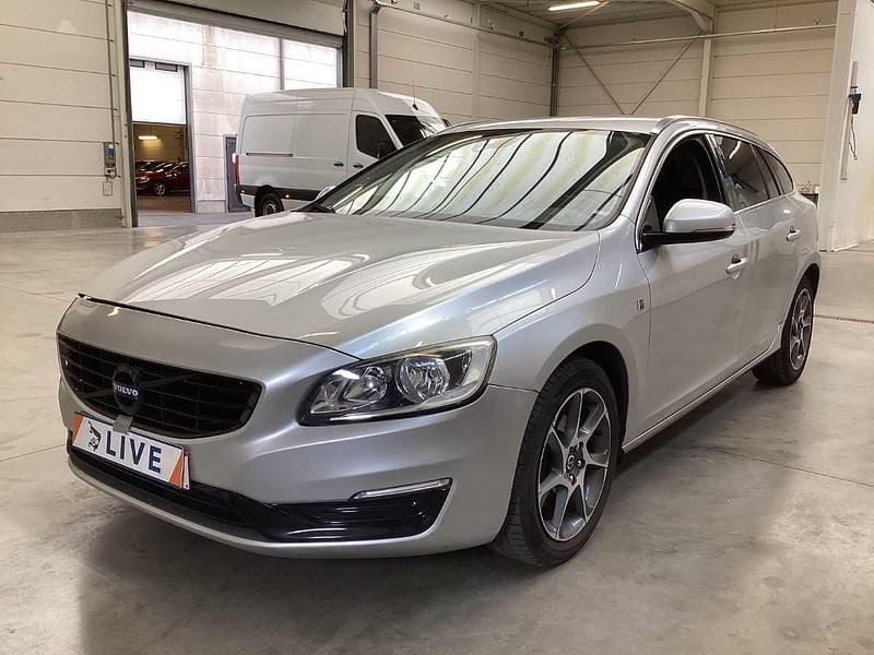 Cinzento Usado 2015 Volvo V60 Carrinha | € 16.450 (Caro) - Imagem 1/4