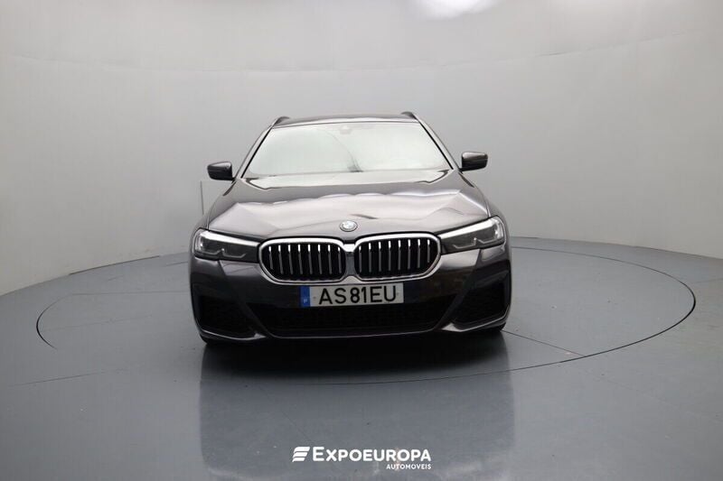 Preto Usado 2022 BMW 520 Carrinha | € 41.990 (Bom preço) - Imagem 1/4