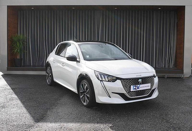 Usado Peugeot e-208 GT 100 kW (136 HP) 2020 Branco Citadino