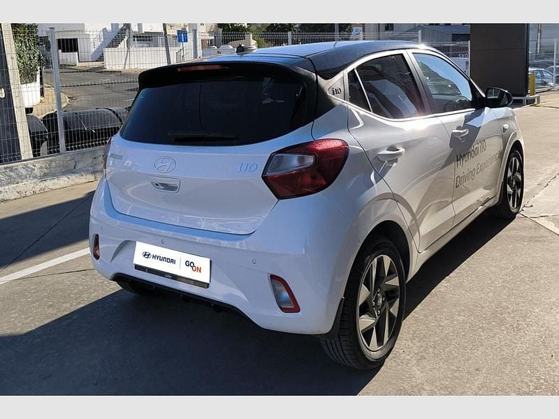 Novo Hyundai i10 Comfort 62 HP (45 kW) 2025 Atlas white tejadilho preto Citadino