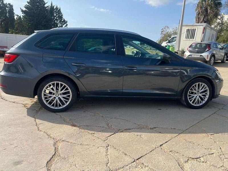 Usado Seat Leon ST 115 HP (84 kW) 2019 Cinzento Carrinha