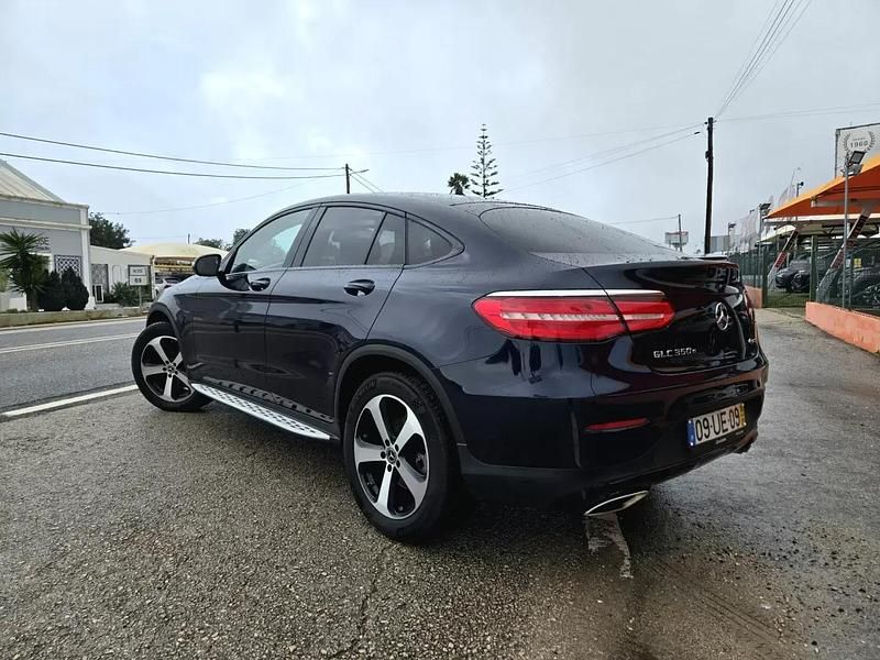 Usado Mercedes GLC350 AMG line 320 HP (235 kW) 2018 Azul escuro Coupé
