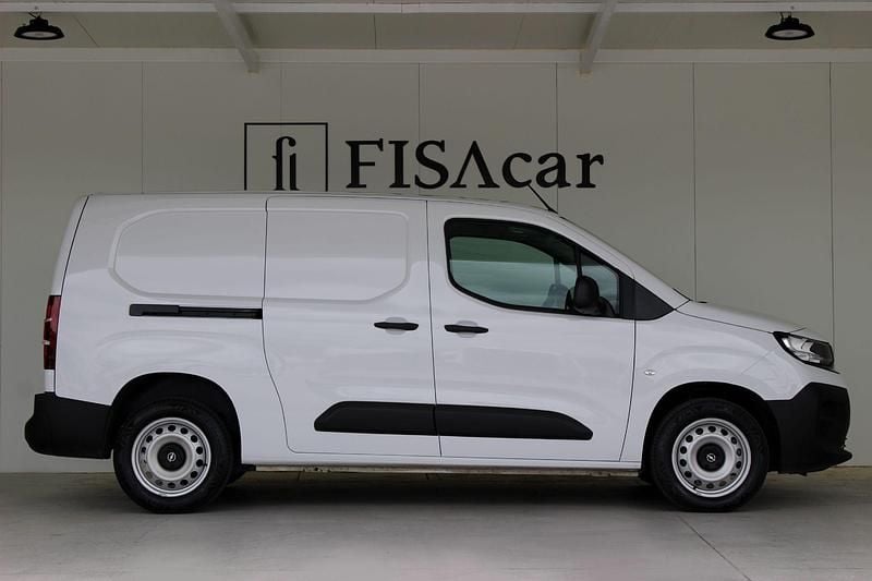 Usado Opel Combo 100 HP (73 kW) 2024 Branco Monovolume