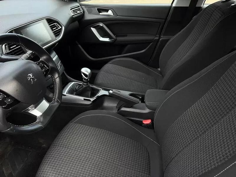 Usado Peugeot 308 SW Style 120 HP (88 kW) 2017 Branco Carrinha