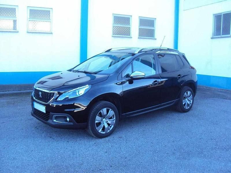 Usado Peugeot 2008 81 HP (59 kW) 2018 Preto SUV