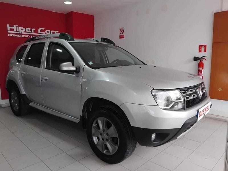 Cinzento Usado 2015 Dacia Duster SUV | € 11.900 (Preço justo) - Imagem 1/4
