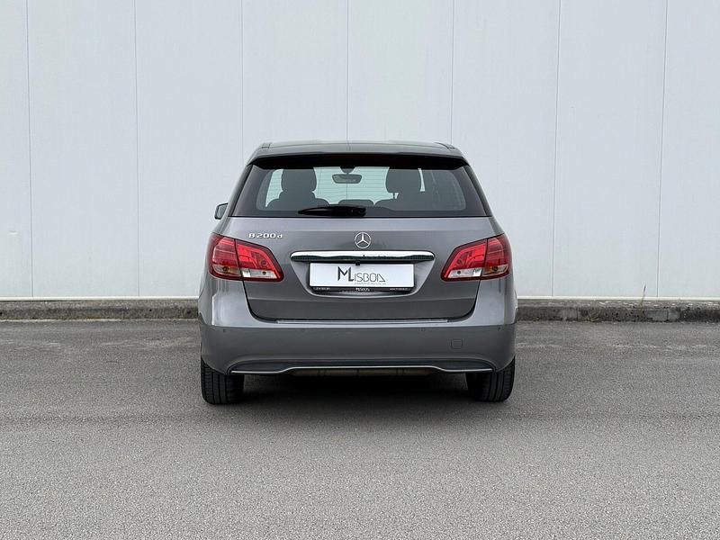 Usado Mercedes B200 Style 136 HP (100 kW) 2019 Cinza Monovolume