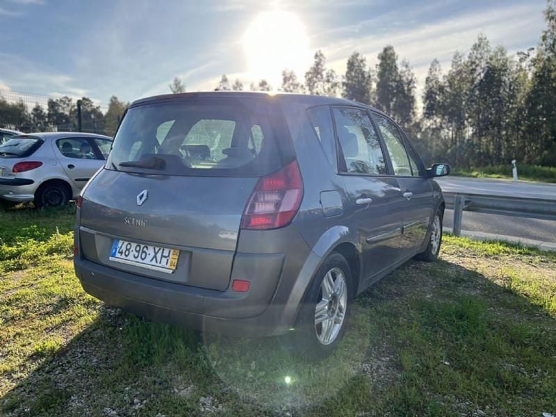 Usado Renault Scénic II Authentique 80 HP (58 kW) 2004 Cinzento Monovolume