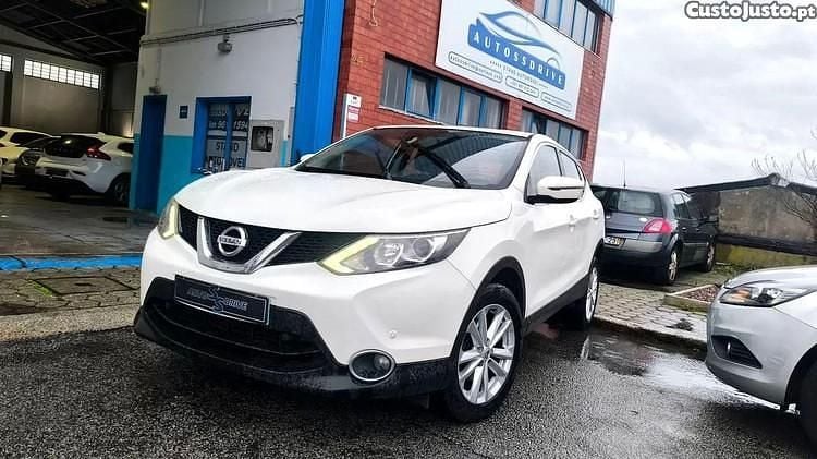 Branco Usado 2015 Nissan Qashqai Tekna SUV | € 12.700 (Super Preço) - Imagem 1/1