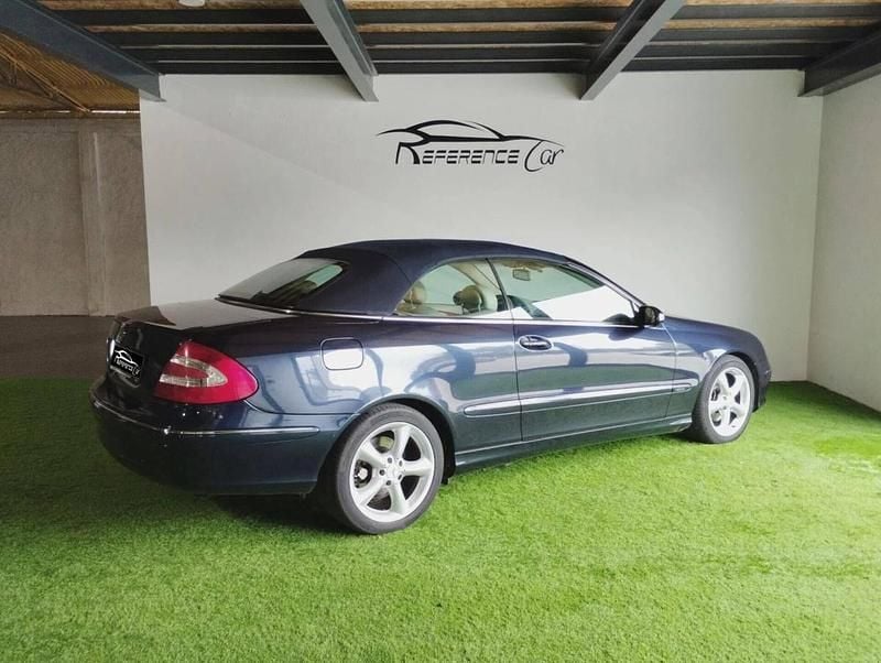 Usado Mercedes CLK200 163 HP (119 kW) 2003 Azul Cabrios