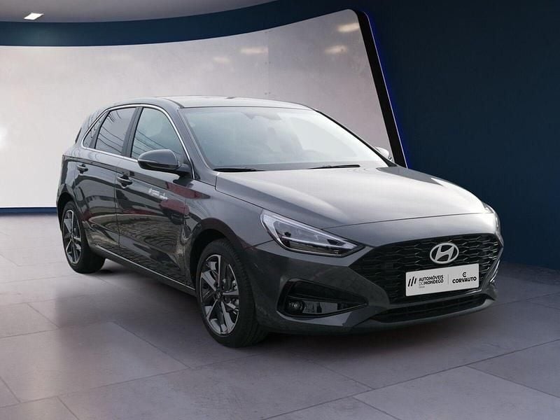 Cinza Usado 2025 Hyundai i30 Style | € 24.750 - Imagem 1/4