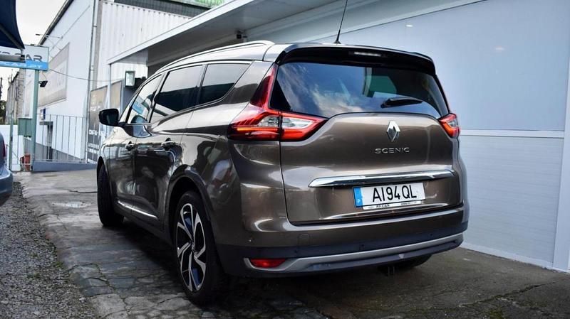 Usado Renault Grand Scénic IV 160 HP (117 kW) 2017 Outra Monovolume