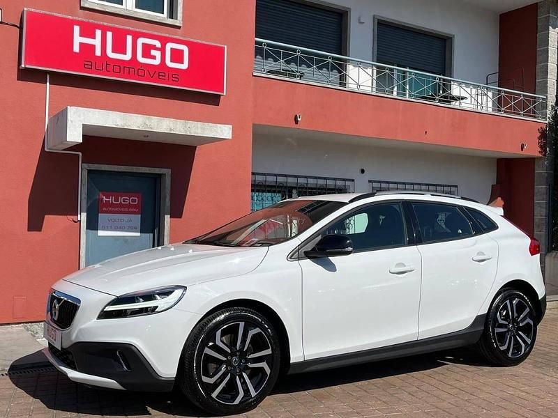 Branco Usado 2019 Volvo V40 CC Carrinha | € 25.220 - Imagem 1/1