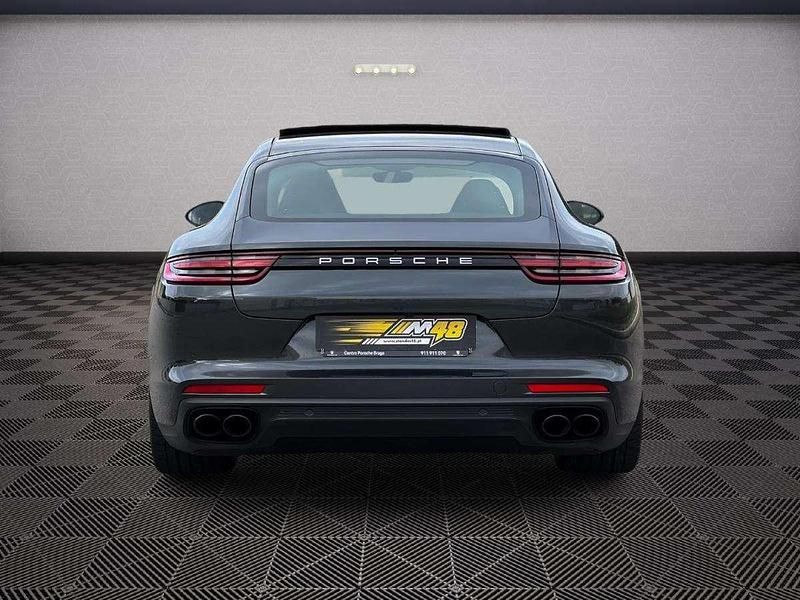 Usado Porsche Panamera 462 HP (339 kW) 2017 Cinzento