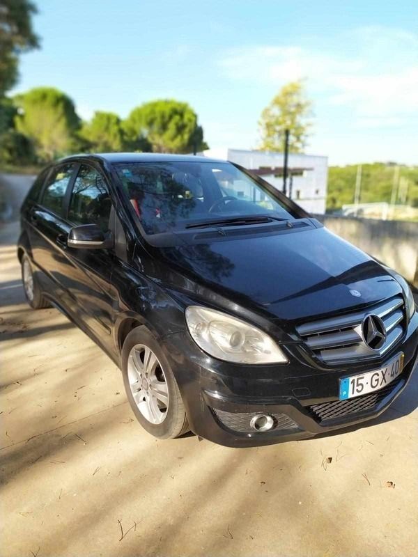Preto Usado 2008 Mercedes B180 Monovolume | € 6.500 (Preço justo) - Imagem 1/2
