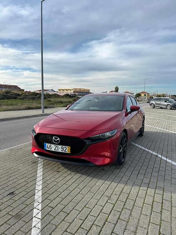 Vermelho Usado 2019 Mazda 3 Citadino | € 19.500 - Imagem 1/4