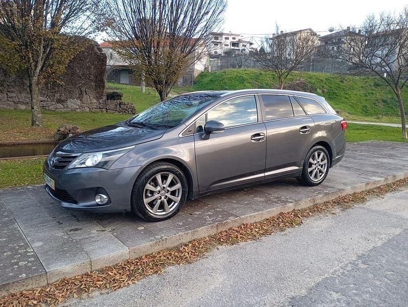 Usado 2012 Toyota Avensis Sedan | € 8.500 (Preço justo) - Imagem 1/4