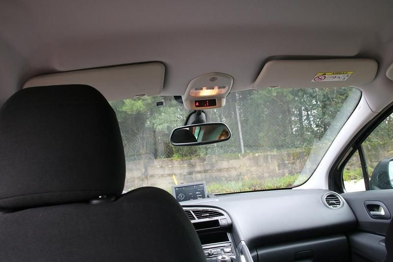 Usado Peugeot 3008 115 HP (84 kW) 2014 Preto Carrinha