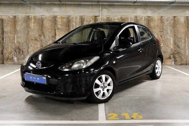 Preto Usado 2008 Mazda 2 Exclusive Citadino | € 5.490 - Imagem 1/4