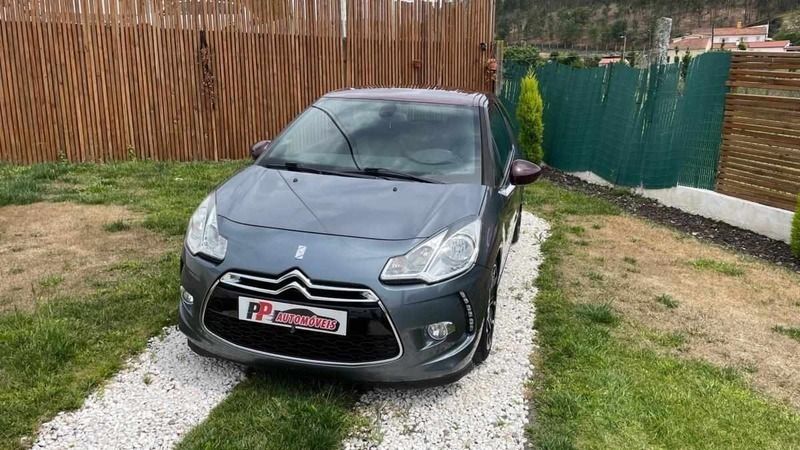 Cinzento Usado 2011 DS Automobiles DS3 Citadino | € 10.500 - Imagem 1/4