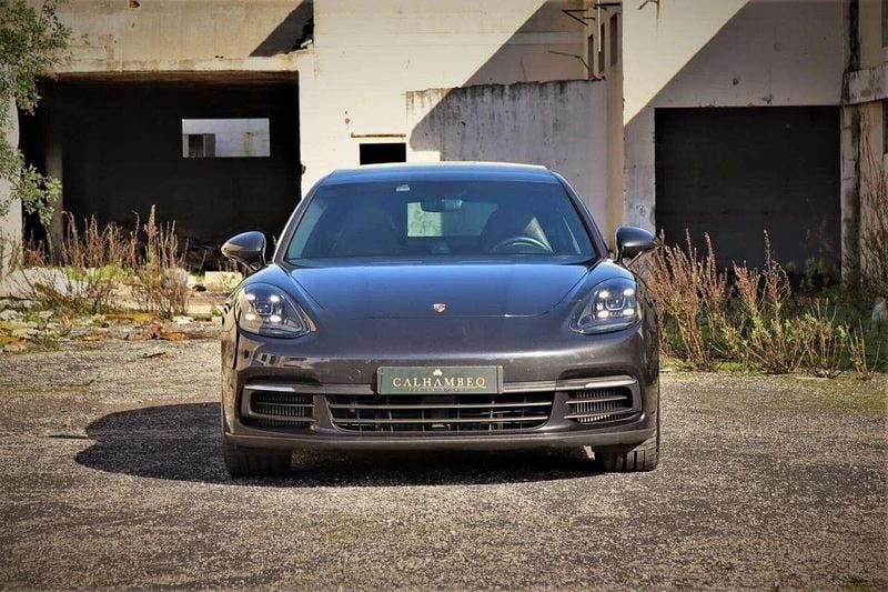 Usado Porsche Panamera 462 HP (339 kW) 2018 Cinzento Sedan