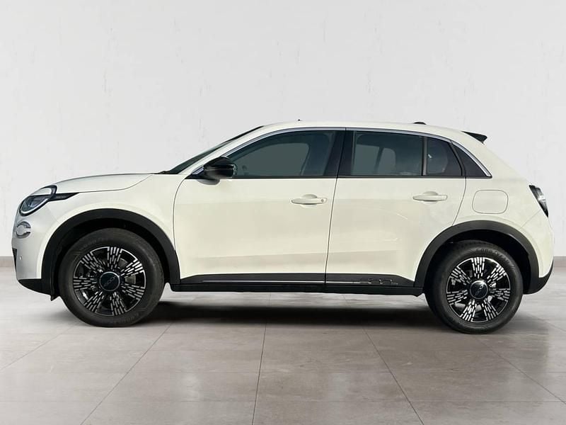 Usado Fiat 600 110 HP (80 kW) 2025 Branco SUV