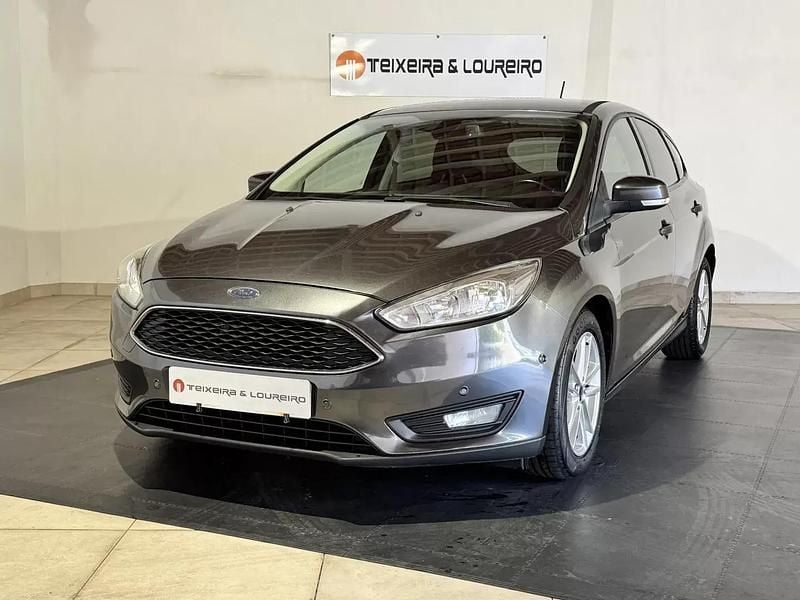 Cinza escuro Usado 2018 Ford Focus Titanium Citadino | € 13.500 (Bom preço) - Imagem 1/4