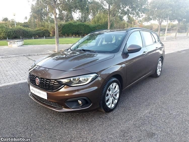 Castanho Usado 2016 Fiat Tipo Lounge Carrinha | € 8.950 (Preço justo) - Imagem 1/1