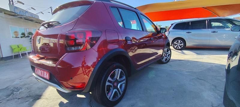 Usado Dacia Sandero Stepway 90 HP (66 kW) 2019 Vermelho