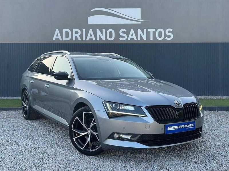 Cinza Usado 2018 Skoda Superb Style Carrinha | € 21.900 (Preço justo) - Imagem 1/4