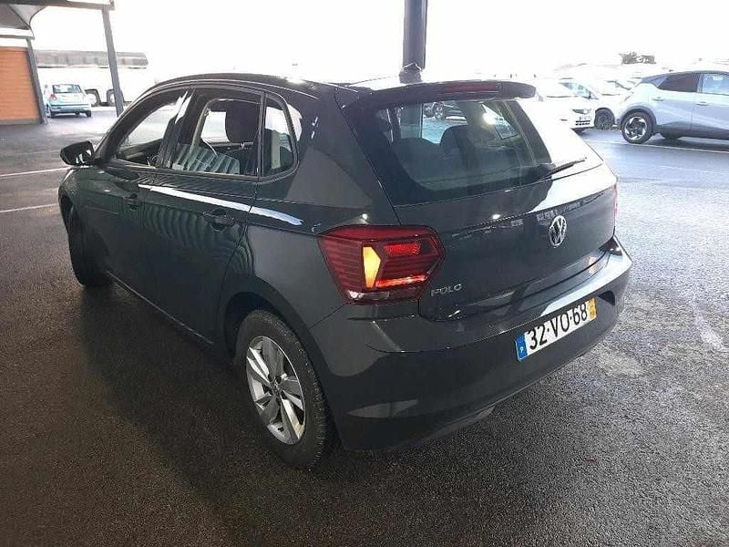 Usado VW Polo 80 HP (58 kW) 2018 Cinzento Citadino
