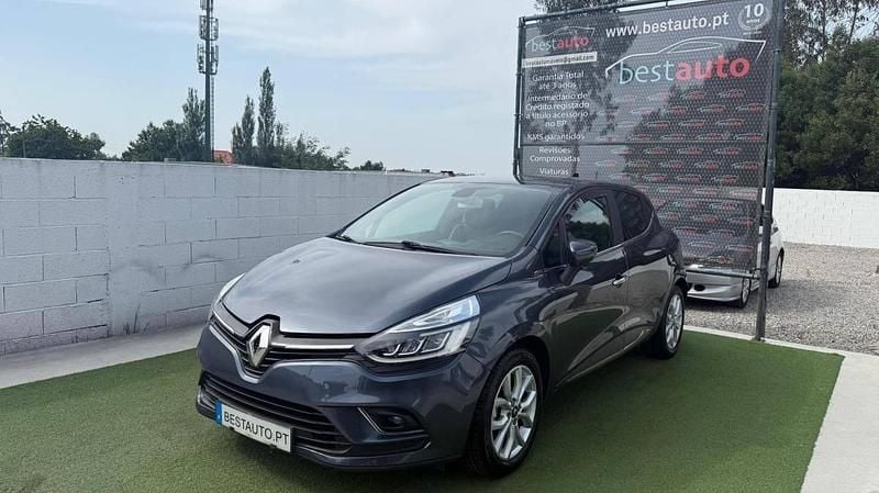 Cinza Usado 2017 Renault Clio IV LIMITED | € 10.899 (Bom preço) - Imagem 1/4