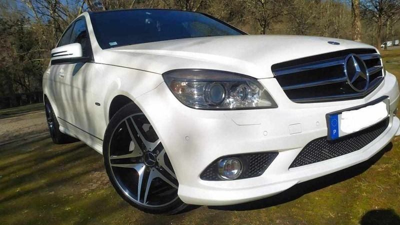 Branco Usado 2009 Mercedes C250 Sedan | € 15.000 (Caro) - Imagem 1/4