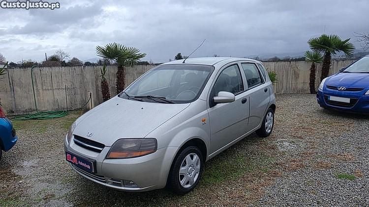 Cinza Usado 2003 Chevrolet Kalos Citadino | € 1.500 - Imagem 1/1