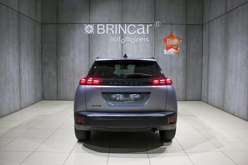 Usado Peugeot 2008 Allure 102 HP (75 kW) 2024 Branco SUV