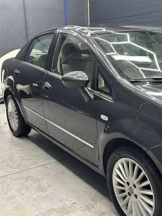 Usado Fiat Linea 90 HP (66 kW) 2008 Sedan