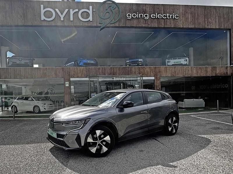 Cinza Usado 2022 Renault Mégane IV Equilibre | € 19.900 (Bom preço) - Imagem 1/4