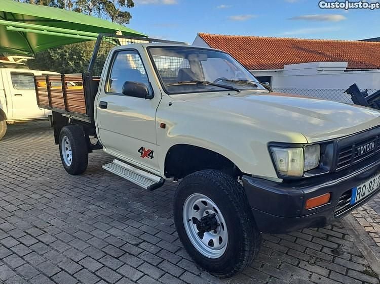 Branco Usado 1992 Toyota HiLux Pickup | € 12.800 - Imagem 1/1