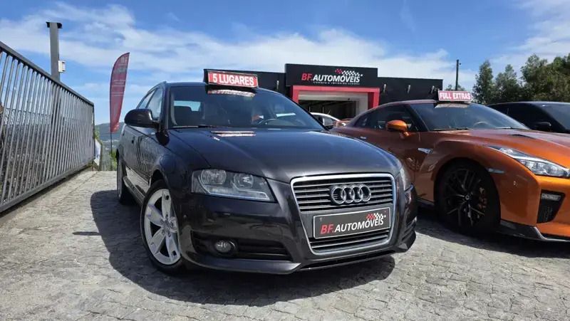 Cinzento Usado 2009 Audi A3 Sportback Sport Citadino | € 11.500 - Imagem 1/4