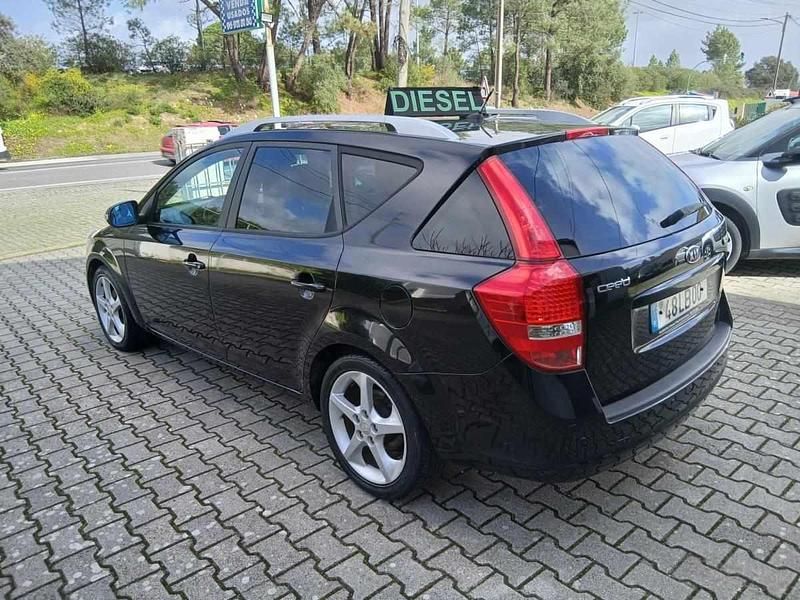 Usado Kia Ceed 90 HP (66 kW) 2010 Preto Citadino