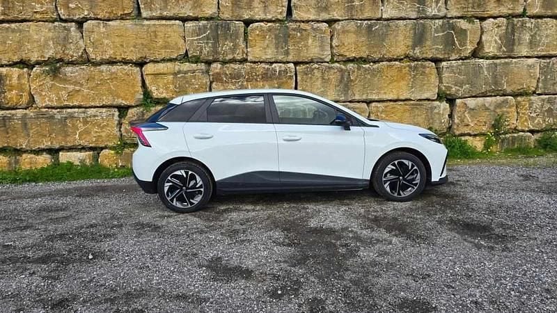 Usado MG MG4 EV Comfort 150 kW (204 HP) 2023 Branco Citadino