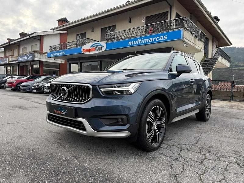 Verde Usado 2019 Volvo XC40 Inscription SUV | € 28.990 (Preço justo) - Imagem 1/4