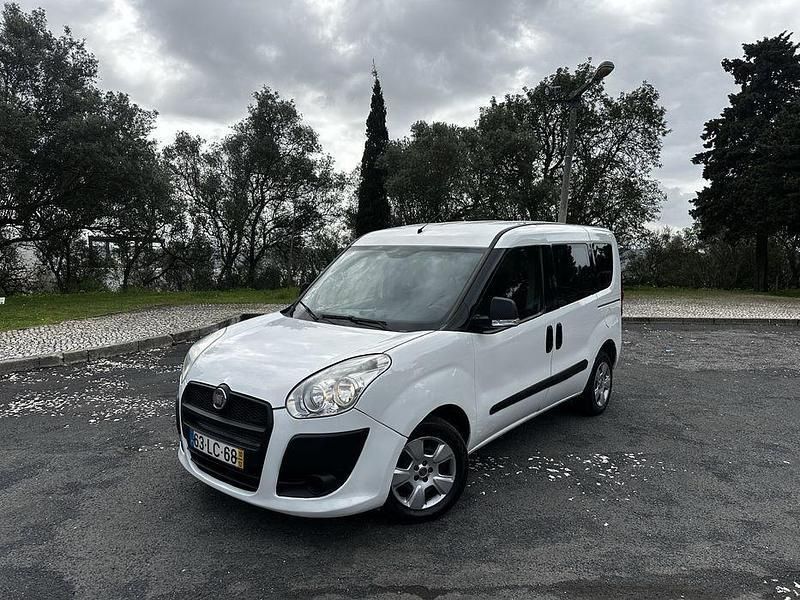 Usado 2010 Fiat Doblò Monovolume | € 6.490 - Imagem 1/4