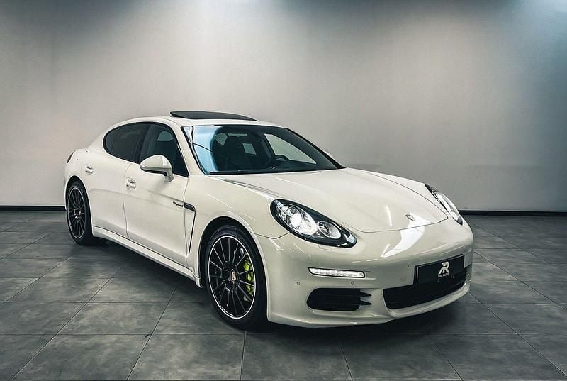 Branco Usado 2013 Porsche Panamera S Sedan | € 39.900 - Imagem 1/4