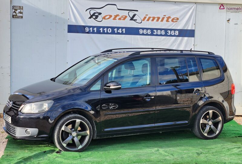 Preto Usado 2010 VW Touran Monovolume | € 10.500 - Imagem 1/4